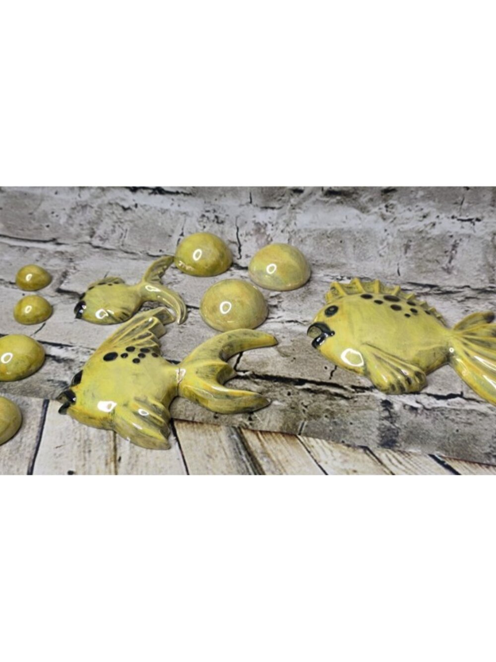 VTG Chalkware Fish Family w Bubbles 10 Pc. Iridescent Green Bathroom 1 REPAIRED